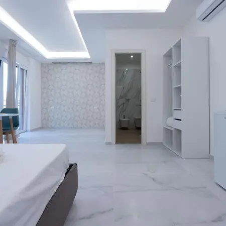 Diamante Luxury 招待所 3*