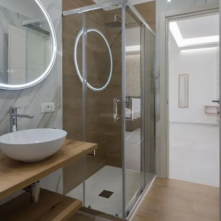 Diamante Luxury 招待所 3*