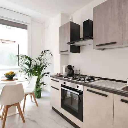 招待所 Diamante Luxury 3*